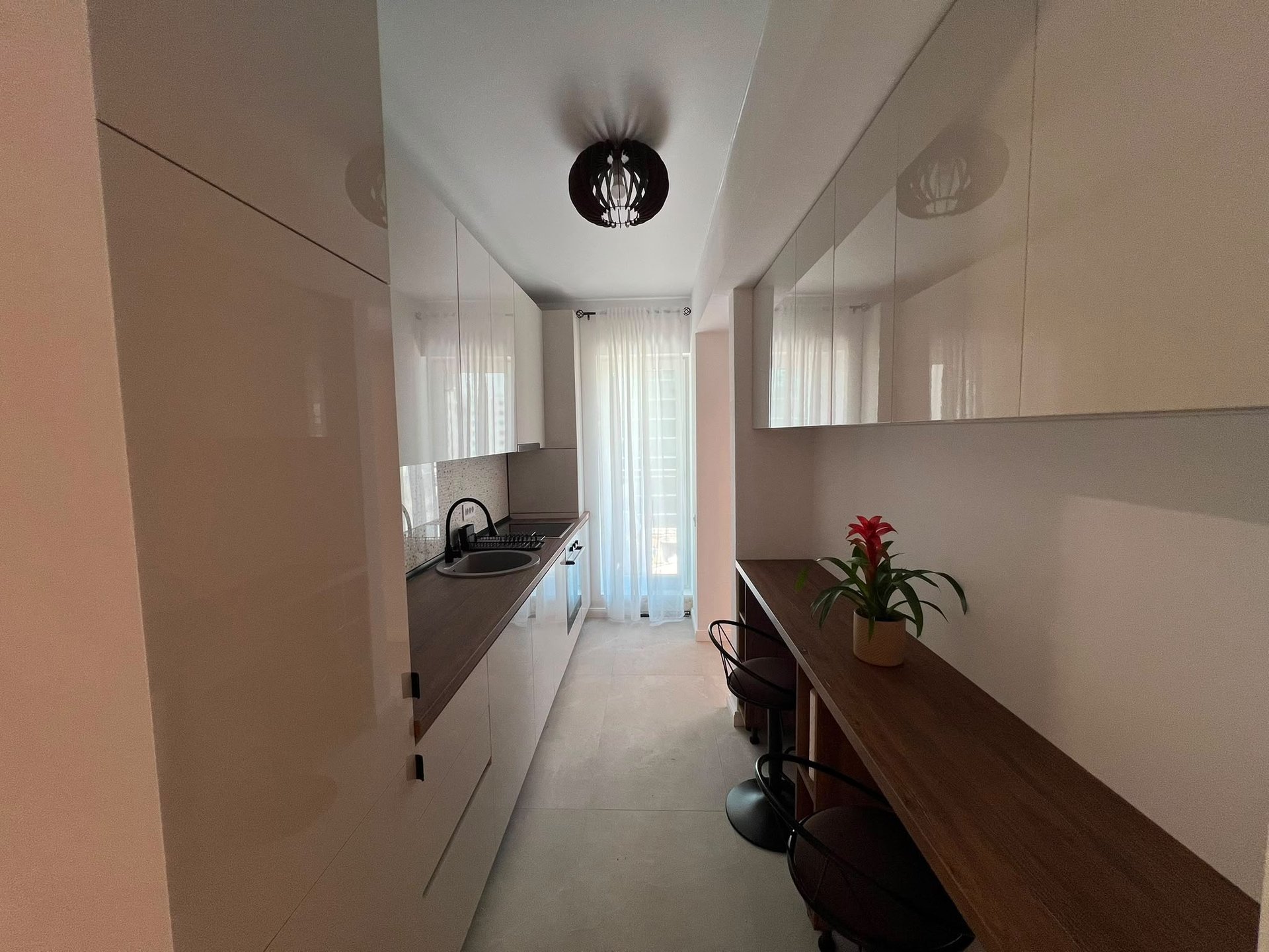 Apartament lux decomandat, 3 camere, loc de parcare inclus — fotografia 3